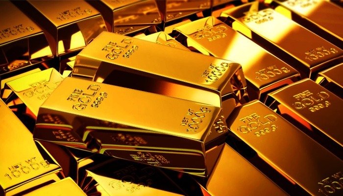 Gold Price Decreases Rs 9,000 Per Tola in Pakistan Gold Price Decreases Rs 9,000 Per Tola in Pakistan