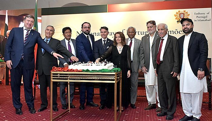 Portugal National Day reception pulls ministers, parliamentarians and great number of Ronald’s fans Portugal National Day reception pulls ministers, parliamentarians and great number of Ronald’s fans