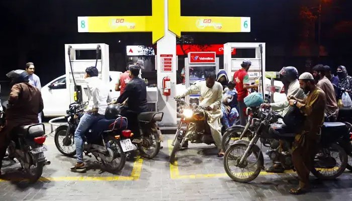 Government Increases Petroleum Prices as Petrol and Diesel Rates Rise Again Government Increases Petroleum Prices as Petrol and Diesel Rates Rise Again