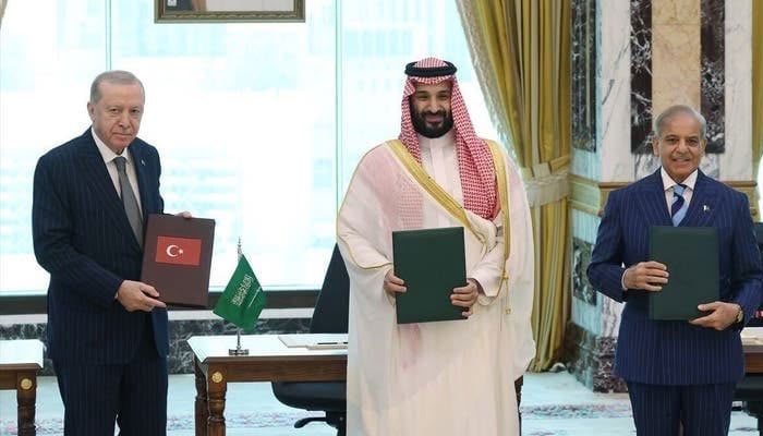 Saudi Arabia, Pakistan and Turkey Sign Historic Joint Defense Pact Saudi Arabia, Pakistan and Turkey Sign Historic Joint Defense Pact