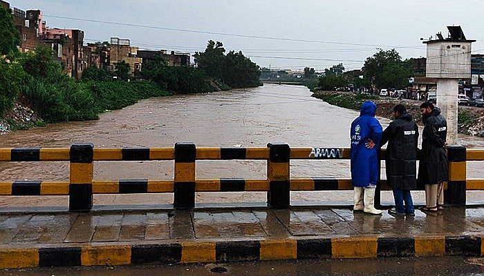 Heavy Rain Triggers Flood Warning Along Nala Lei Heavy Rain Triggers Flood Warning Along Nala Lei