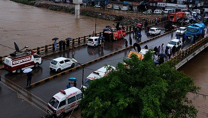 Heavy Rain Triggers Flood Warning Along Nala Lei